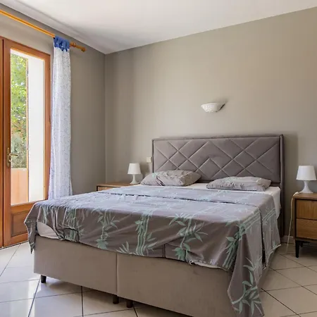 Rose By Interhome Caromb